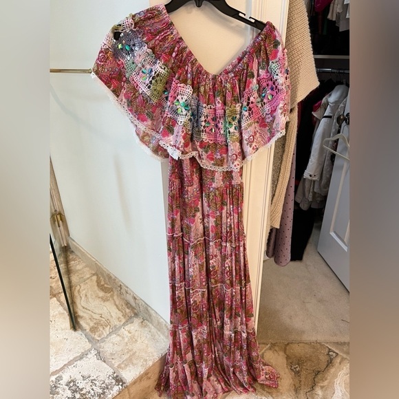 Barok Paris Off the Shoulder Maxi size small - Picture 3 of 5